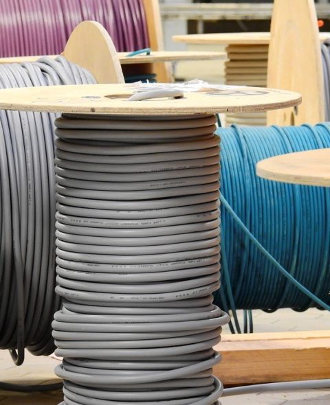 Cutting cables